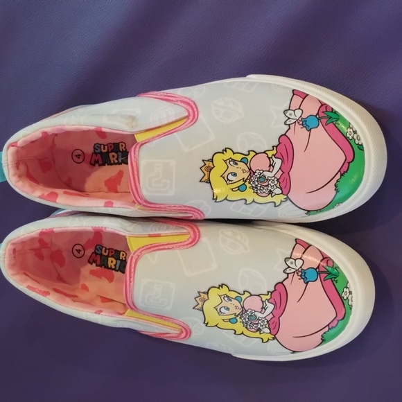 Princess Peach Mario Shoes - Picture 2 of 4